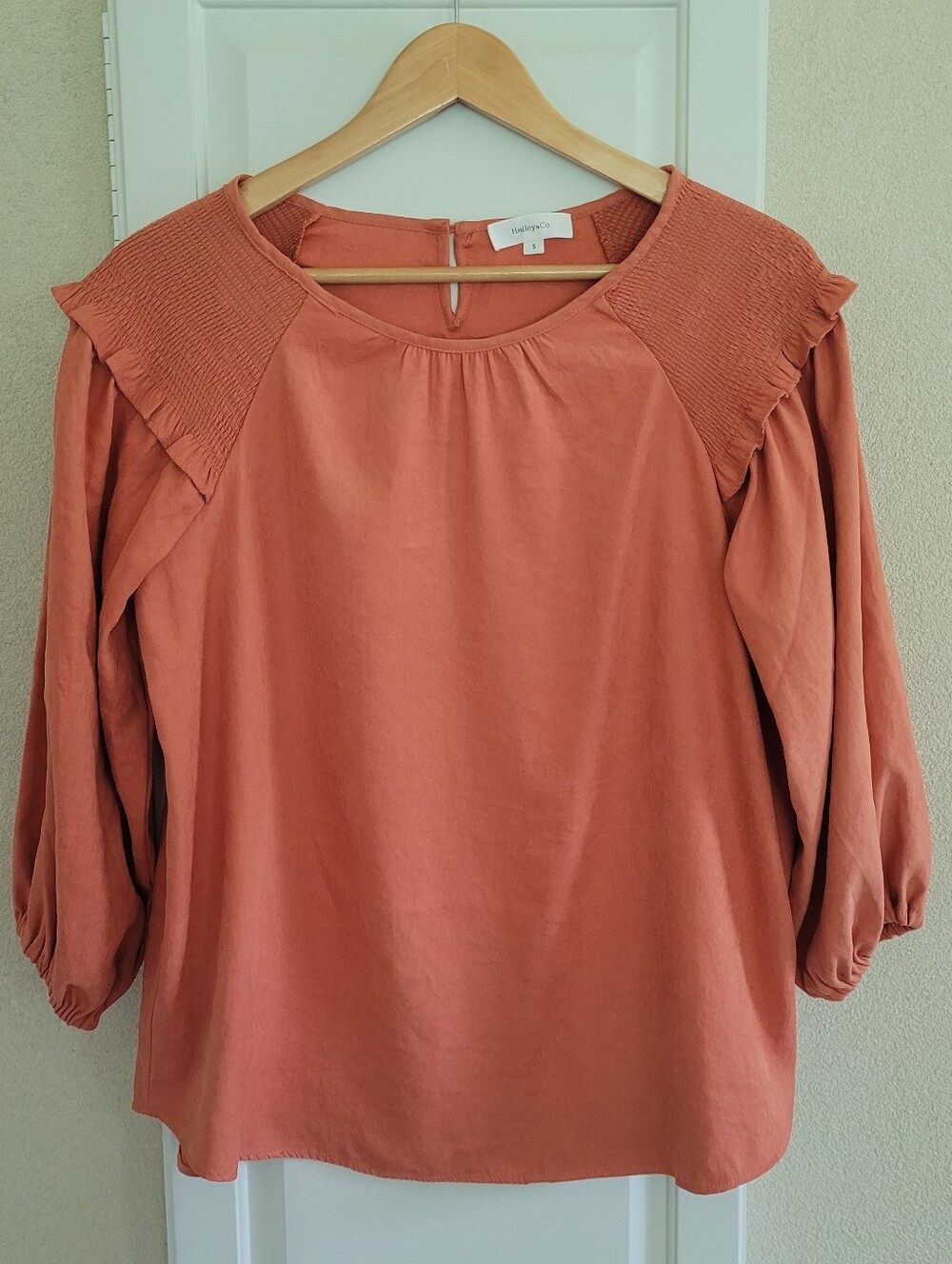 Hailey & Co Burnt Orange Smocked Shouldered Blouse Top Size Small